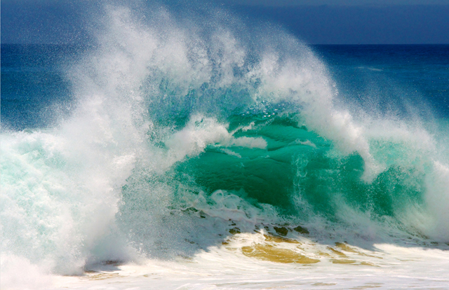 40 wonderful photographs of water waves