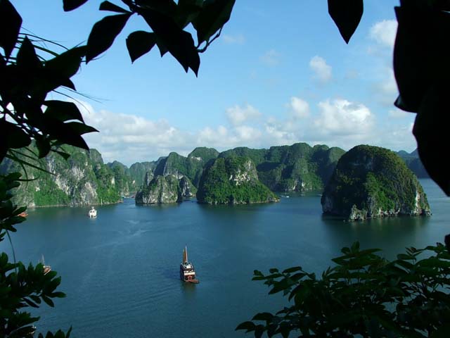 Bai Tu Long Bay