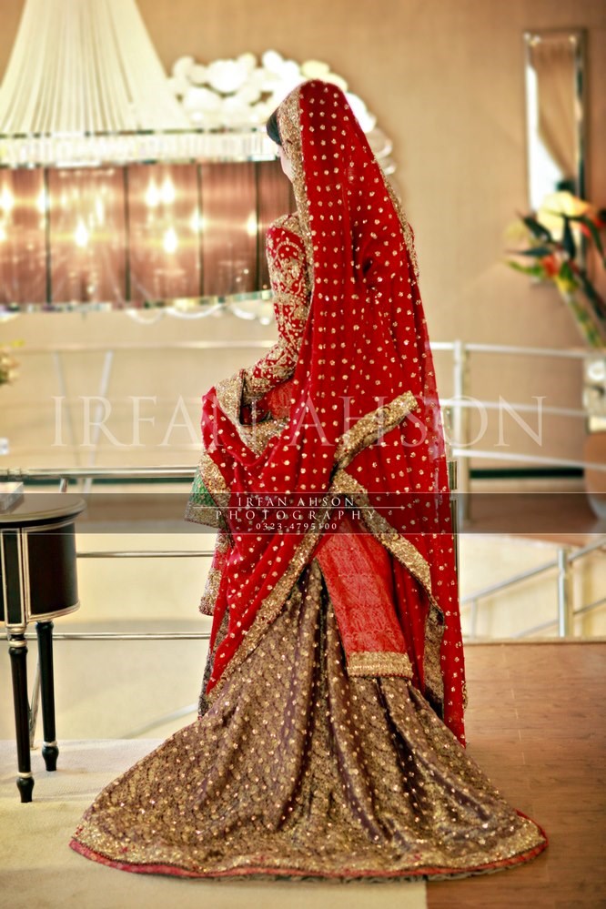 Irfan-Ahson-Pakistani-Wedding-Bridal-Outfit-130